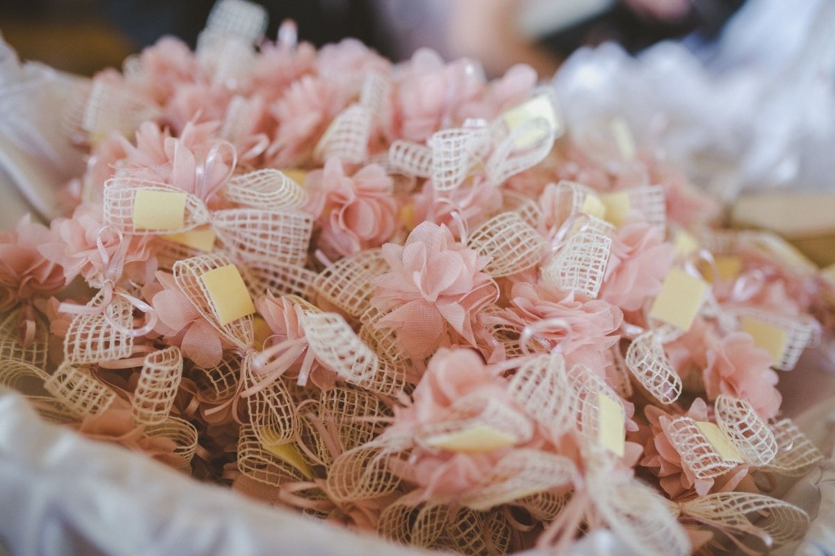 Closeup shot of beautiful pink wedding favors